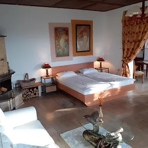 Apartmanhaz Zalanki Apartament